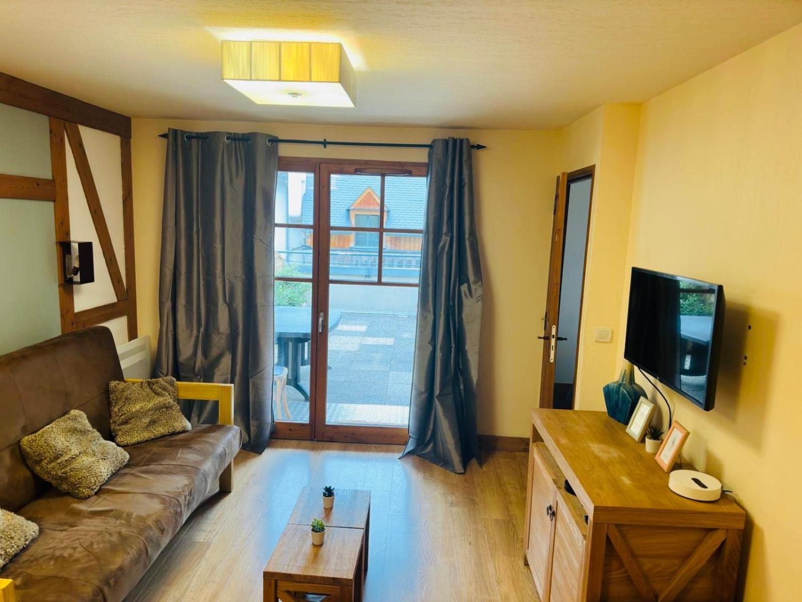 Appartements Avec Piscine Interieure Sauna Parking Etage 1 Au Centre Du Village Dans Residence Cami Real Saint-Lary-Soulan Exteriér fotografie