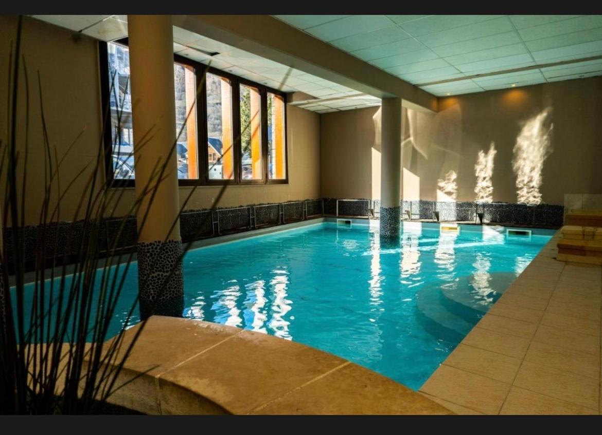Appartements Avec Piscine Interieure Sauna Parking Etage 1 Au Centre Du Village Dans Residence Cami Real Saint-Lary-Soulan Exteriér fotografie